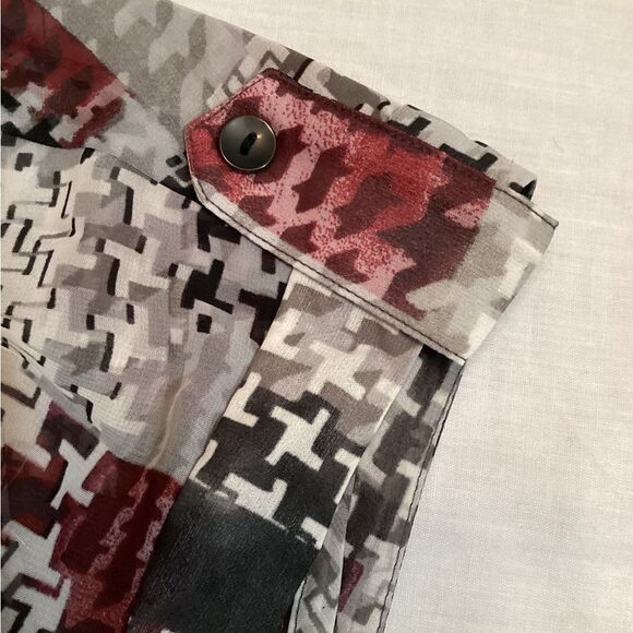 Maurices Women's Lightweight Sheer Pull Over Business Casual Blouse Size Small - Picture 9 of 15